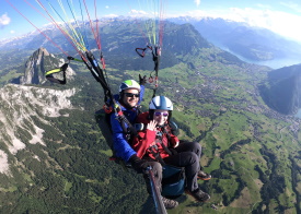 Gleitschirm Passagierflug Fronalpstock herrliche Aussicht